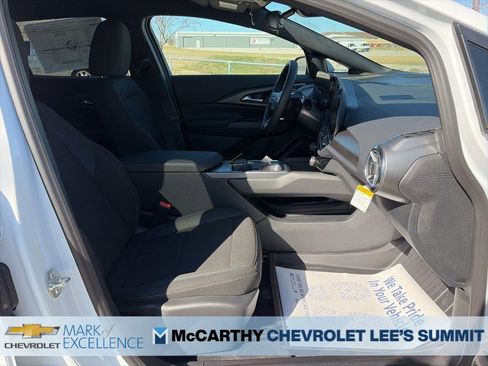 New 2026 Chevrolet Equinox EV LT image 25