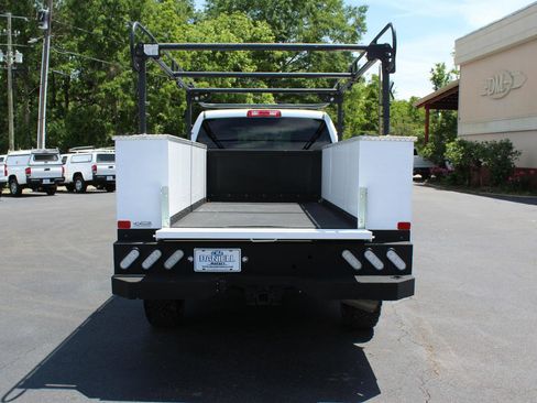 Used 2024 RAM 2500 Tradesman w/ Chrome Appearance Group image 15