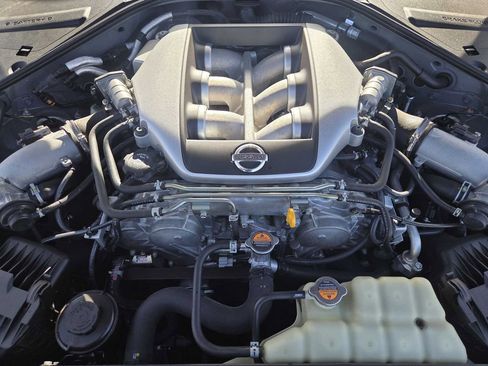 Used 2009 Nissan GT-R Premium image 27