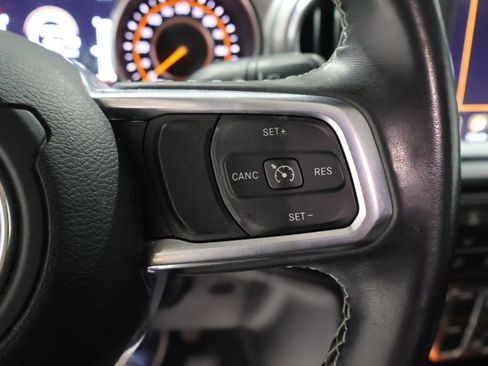 Used 2020 Jeep Gladiator Overland AWD/4WD image 38