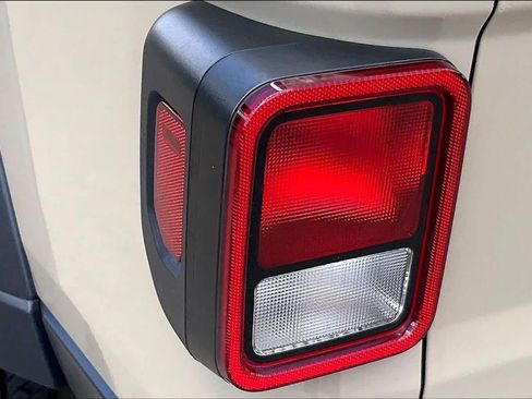 Used 2020 Jeep Gladiator Sport w/ Quick Order Package 24S AWD/4WD image 27