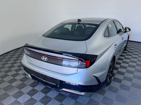 Used 2024 Hyundai Sonata SEL FWD image 3