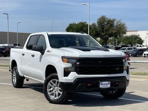Used 2024 Chevrolet Silverado 1500 Custom Trail Boss AWD/4WD image 2