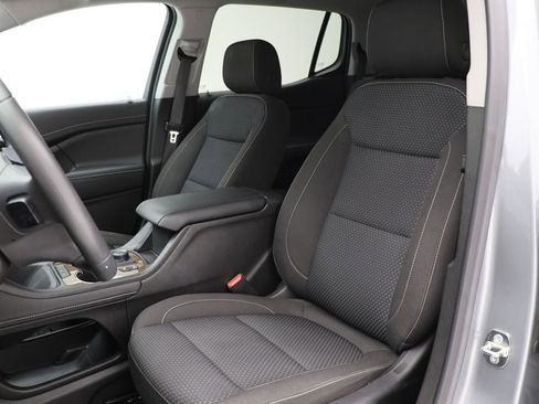 Used 2023 GMC Acadia SLE w/ Driver Convenience Package image 16