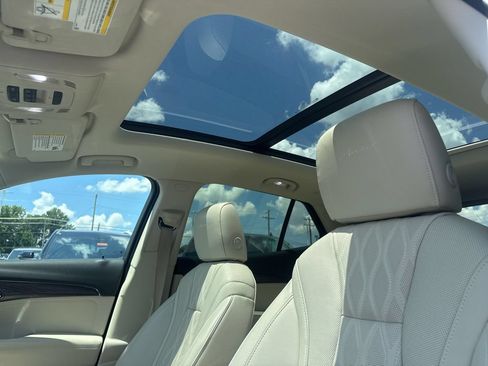 Used 2023 Buick Envision Avenir FWD image 12