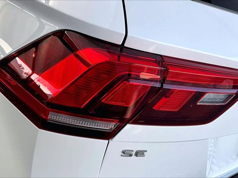 Used 2023 Volkswagen Tiguan SE R-Line image 27