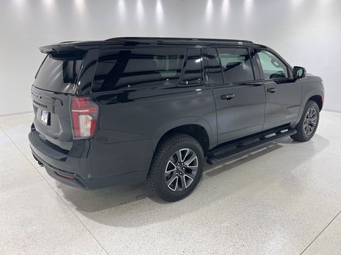 Used 2023 Chevrolet Suburban Z71 w/ Luxury Package image 4