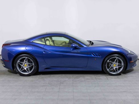 Used 2010 Ferrari California image 13