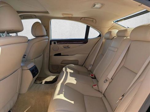 Used 2015 Lexus LS 460 AWD image 20