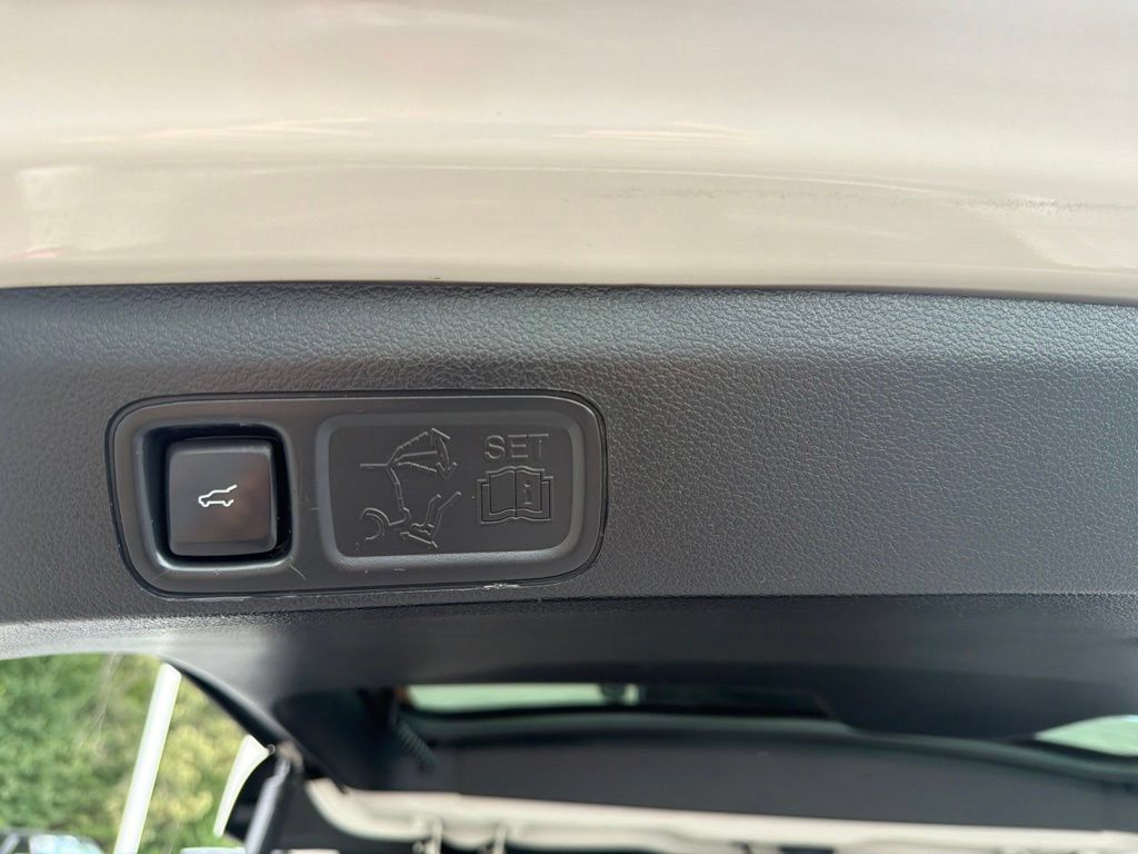 Used 2021 Lincoln Navigator L Reserve AWD/4WD image 13