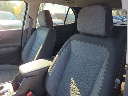 Used 2023 Chevrolet Equinox LT image 17