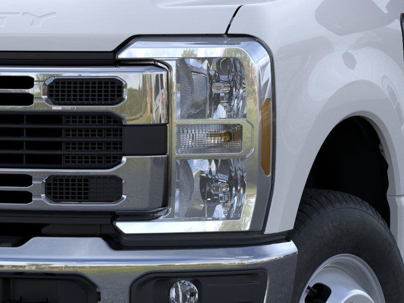 New 2026 Ford F350 XL w/ XL Chrome Package AWD/4WD image 18