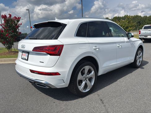 Used 2022 Audi Q5 2.0T Premium Plus w/ Premium Plus Package AWD/4WD image 6
