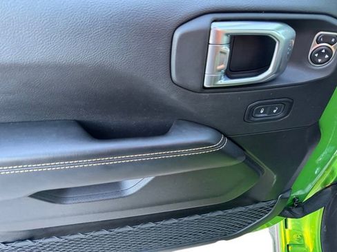 Certified 2025 Jeep Gladiator High Tide image 25