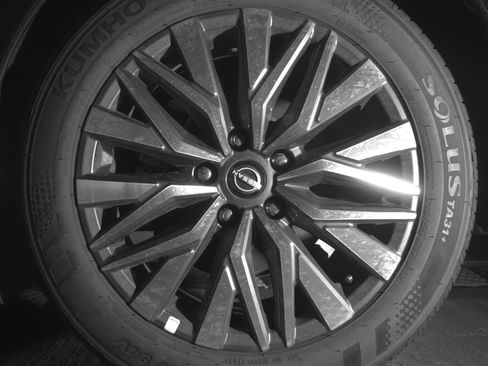 Used 2025 Nissan Altima 2.5 SV image 14