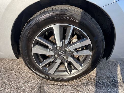 Used 2025 Nissan Versa SV FWD image 28
