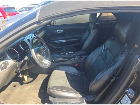 Used 2018 Ford Mustang Premium image 10