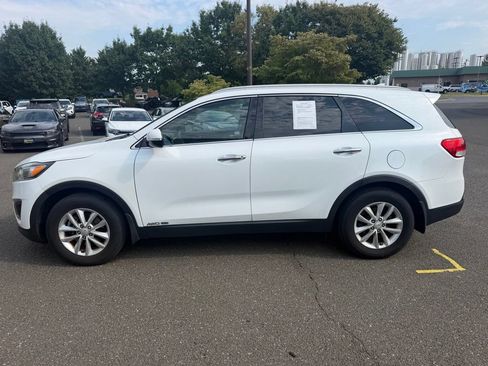 Used 2016 Kia Sorento LX AWD/4WD image 3