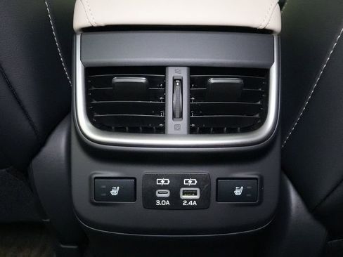 Used 2025 Subaru Outback Limited image 21