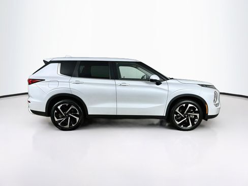 Used 2024 Mitsubishi Outlander SE FWD image 10