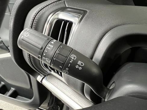 Used 2025 Ford Expedition Platinum AWD/4WD image 28
