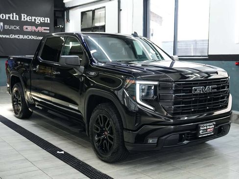 Used 2023 GMC Sierra 1500 Elevation w/ LPO, Elevation Black Package AWD/4WD image 3