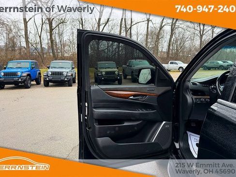 Used 2019 Cadillac Escalade Luxury image 18