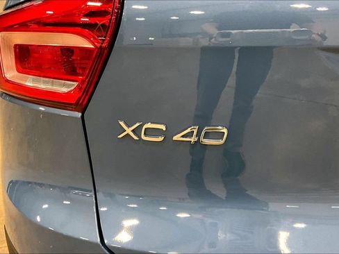 Certified 2023 Volvo XC40 B5 Plus w/ Protection Package Premier AWD/4WD image 24