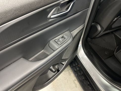 Used 2024 Jeep Grand Cherokee Altitude image 9