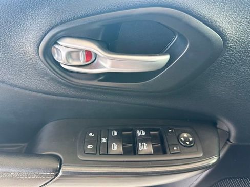 Used 2016 Jeep Cherokee Limited AWD/4WD image 25