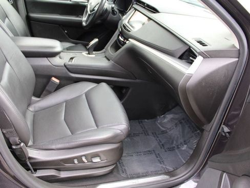 Used 2018 Cadillac XT5 Luxury w/ Driver Awareness Package image 25
