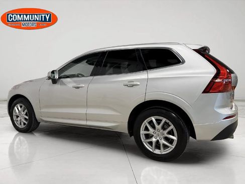 Used 2021 Volvo XC60 T5 Momentum AWD/4WD image 4