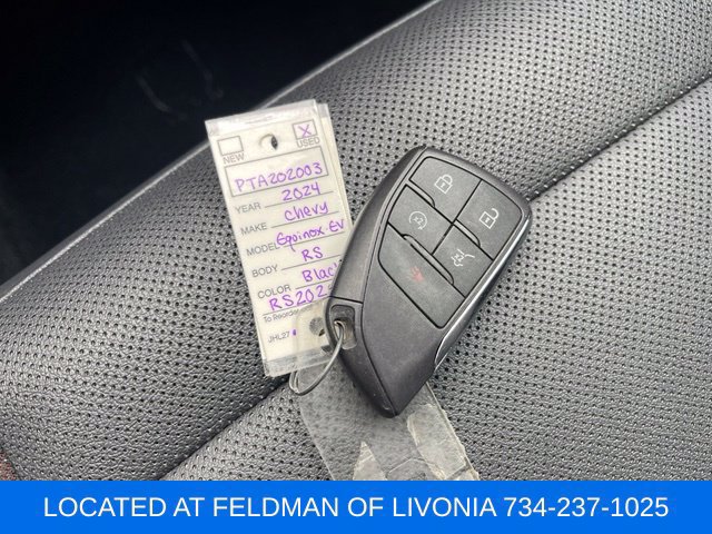 Certified 2024 Chevrolet Equinox EV RS FWD image 30