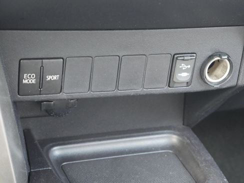 Used 2014 Toyota RAV4 XLE FWD image 14