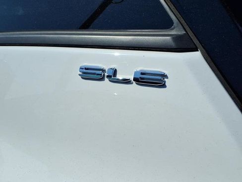 Used 2023 GMC Terrain SLE w/ Driver Convenience Package AWD/4WD image 9