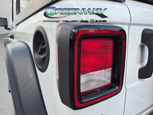 Used 2023 Jeep Wrangler Unlimited Sport AWD/4WD image 28