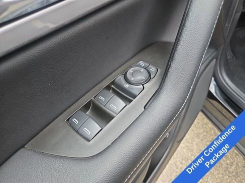 Used 2023 Chevrolet Blazer LT w/ Convenience Package image 12