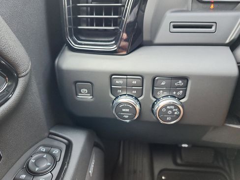 Certified 2023 GMC Sierra 1500 AT4 image 22