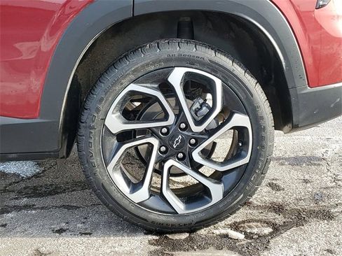 Certified 2025 Chevrolet Trax RS w/ Driver Confidence Package image 31