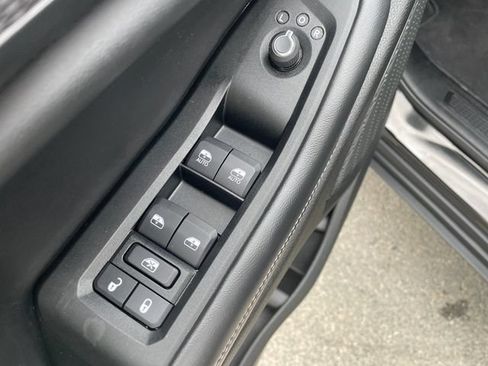 Used 2025 Jeep Grand Cherokee Altitude AWD/4WD image 25