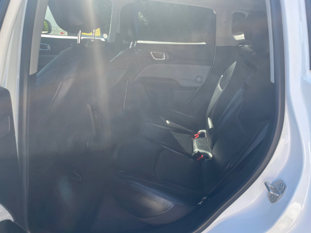 Used 2022 Jeep Compass Latitude w/ Sun and Sound Group AWD/4WD image 20