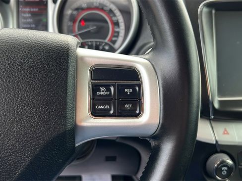 Used 2011 Dodge Journey Express image 18