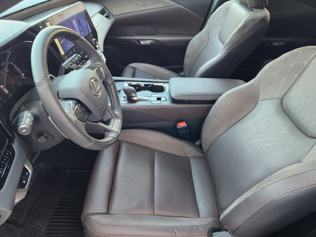 Certified 2023 Lexus RX 350 FWD w/ Accessory Package image 13