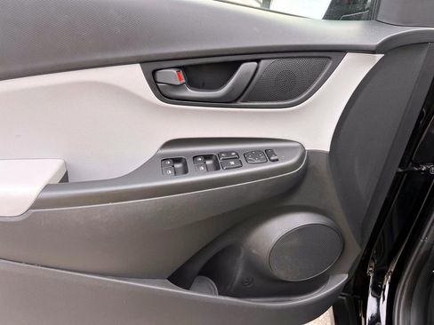 Used 2023 Hyundai Kona SEL image 16