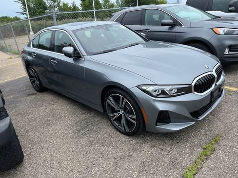 Used 2024 BMW 330i xDrive Sedan w/ Premium Package AWD/4WD image 19