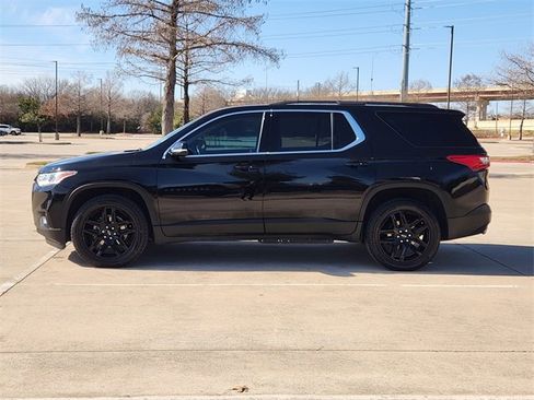 Used 2020 Chevrolet Traverse LT w/ LPO, Blackout Package image 4