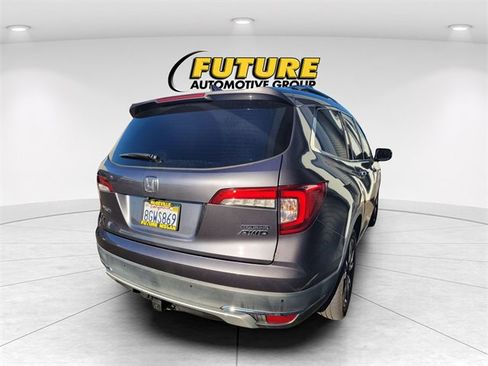 Used 2019 Honda Pilot Touring image 3