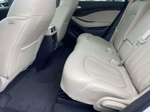 Used 2019 Buick Envision Essence image 10