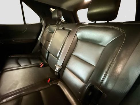 Used 2018 Chevrolet Equinox Premier FWD image 25