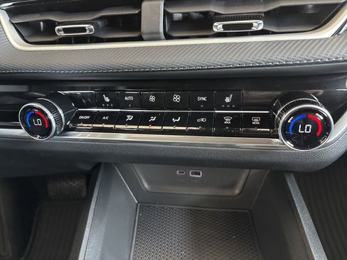 New 2026 Chevrolet Equinox LT w/ Convenience Package II image 25